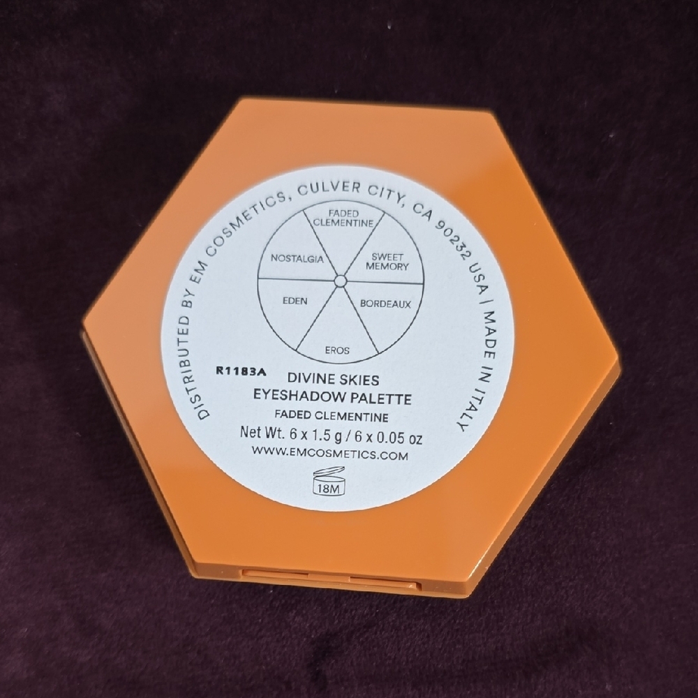 EM Cosmetics Divine Skies Eyeshadow Palette - Picture 7 of 8
